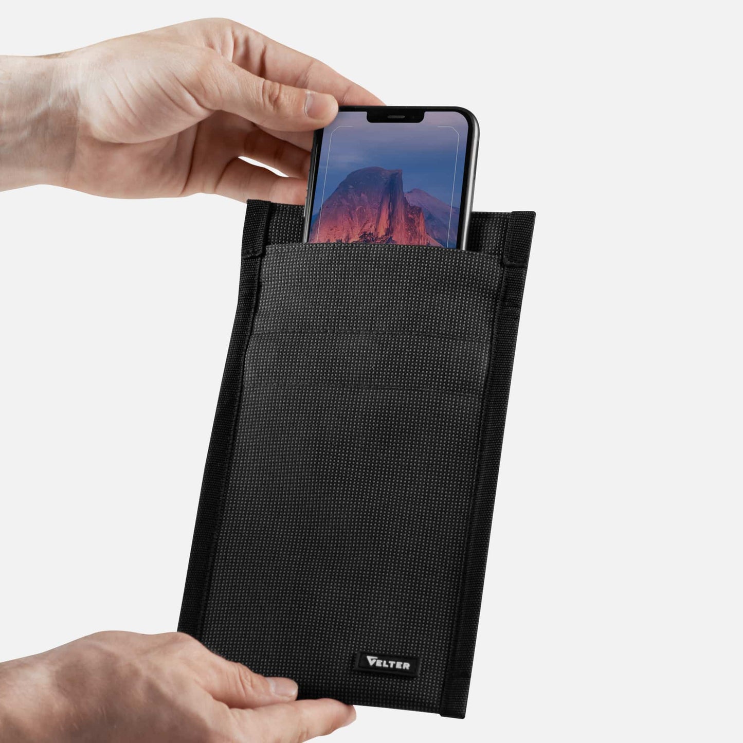 Faraday phone sleeve - velter