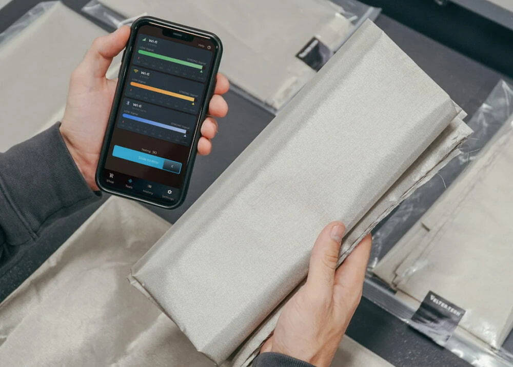 Checking a phone signal inside shielding fabric